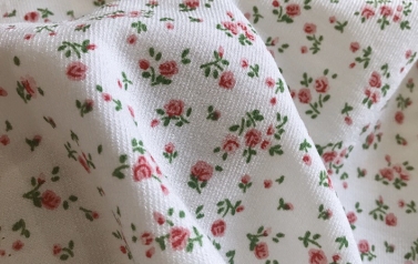 Xu Hướng In Hoa Văn Trên Vải 2025: Nắm Bắt Đột Phá Thiết Kế & Ứng Dụng