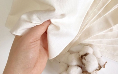 So Sánh Các Loại Vải Phù Hợp Để In Hoa Văn Đẹp Nhất