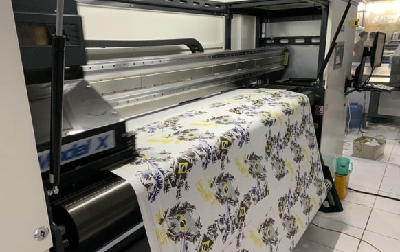 In hoa văn trên vải là gì? Kỹ thuật và ứng dụng chuyên sâu cho nhà thiết kế