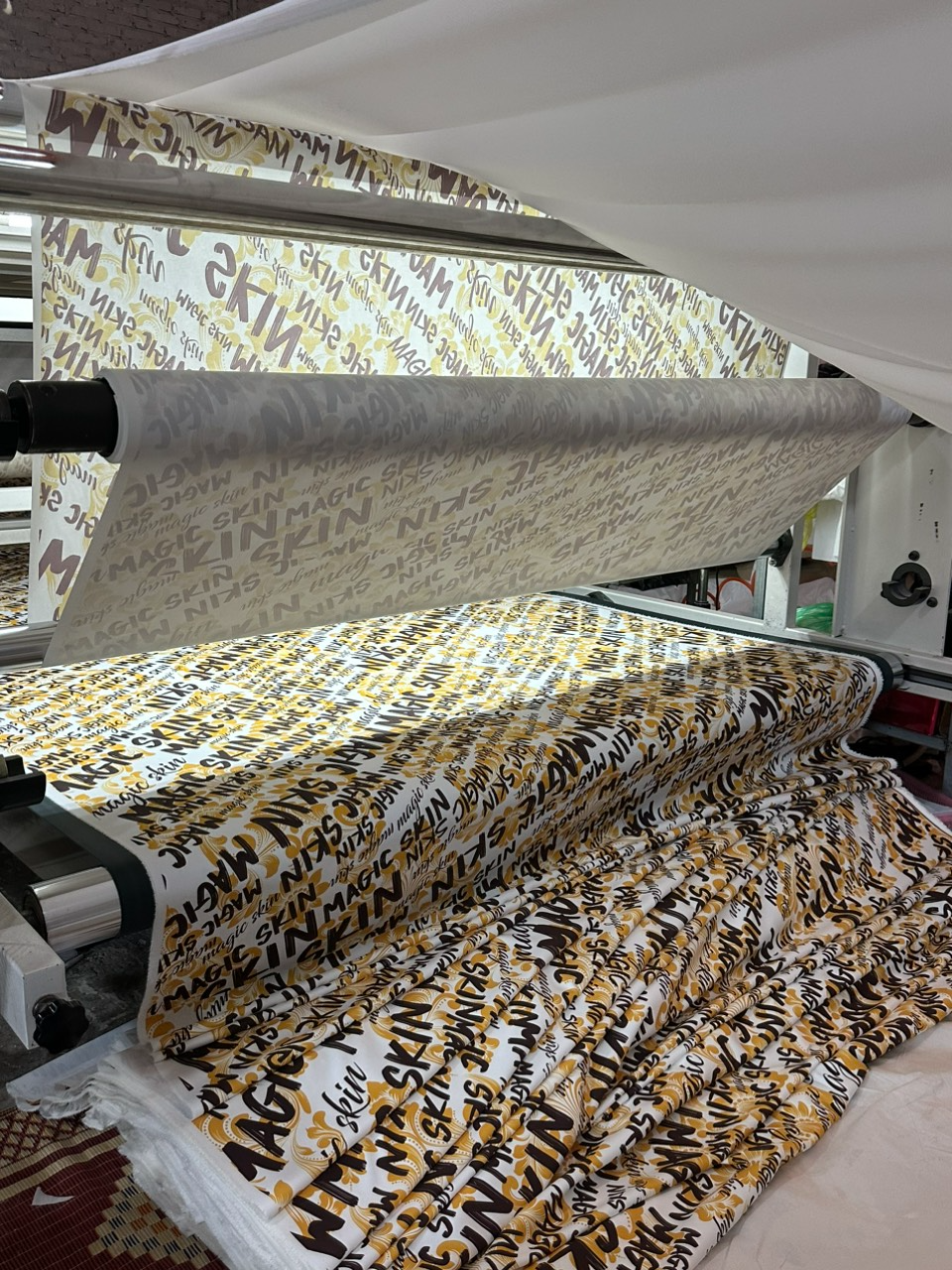 vi-sao-in-hoa-van-vai-tai-xuong-vina-uy-tin