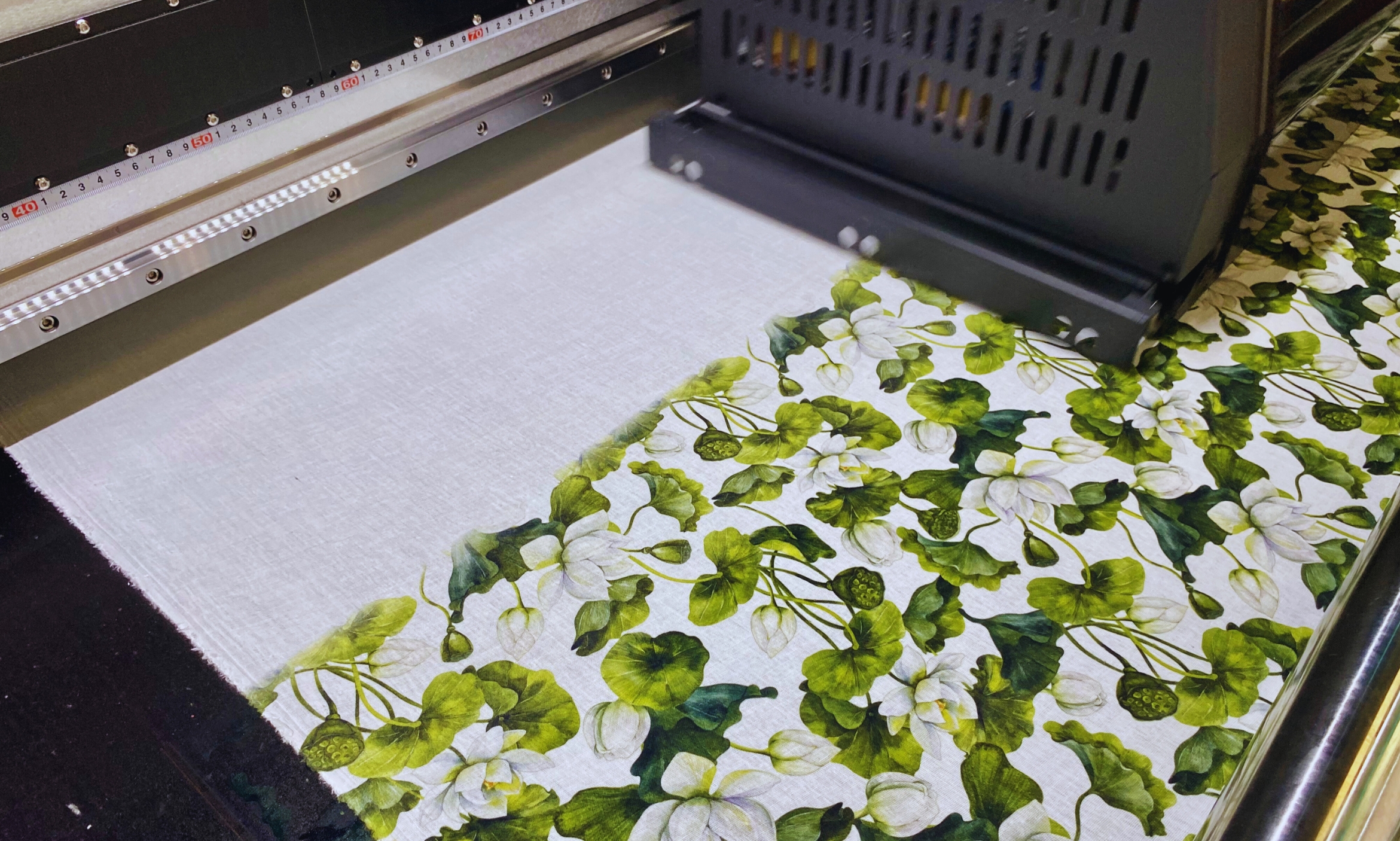 su-khac-biet-giua-in-hoa-van-va-nhuom-vai