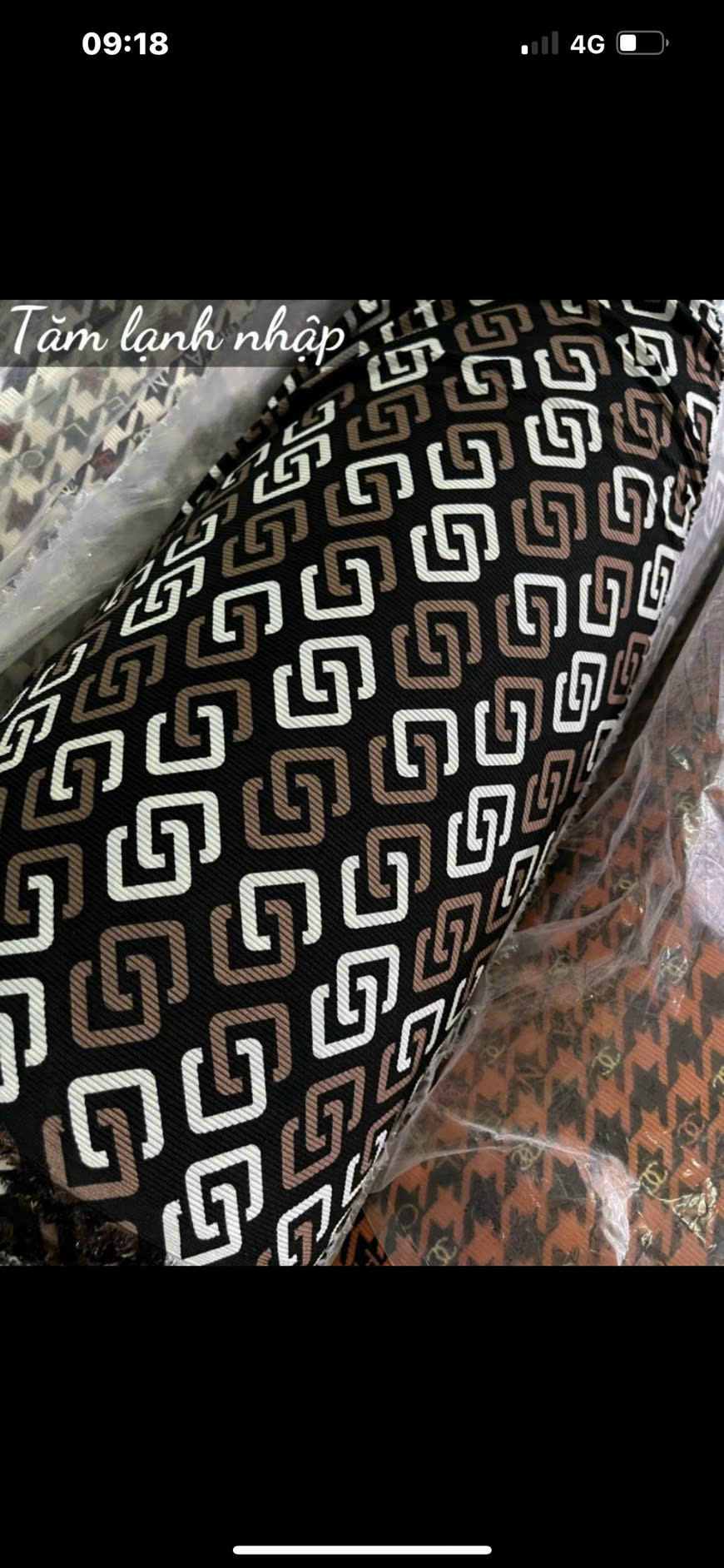 in-hoa-van-tren-vai-ha-noi